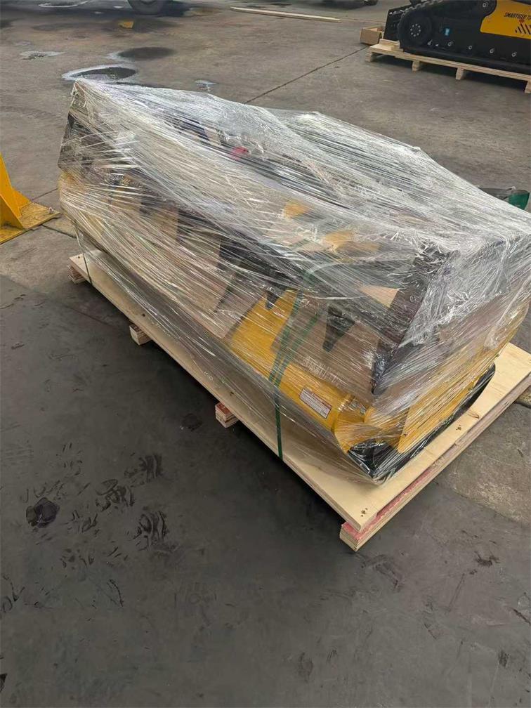 Imballaggio per la spedizione del tosaerba telecomandato