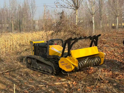 آلة مناسبة لقطع الشجيرات واستصلاح الأراضي في الغابات