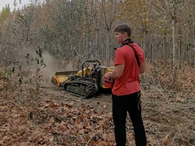 Rasenmäher im Vergleich: Verbrenner-, Elektro- und vollhydraulische Fernsteuerungsmodelle