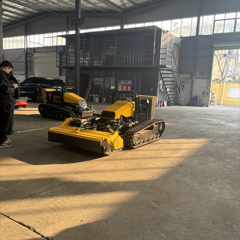 Zdalnie sterowana kosiarka do wzgórz