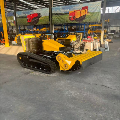 Máquina cortadora de césped para terrenos complejos