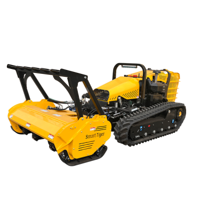 جزازة العشب الزاحفة التي يتم التحكم بها عن بعد في الجبال